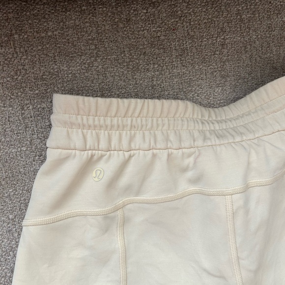 Lululemon Soft Stream High Rise Short 4” - Picture 3 of 3